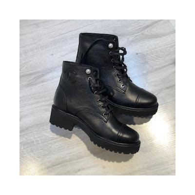 C Bağcıklı Siyah Kısa Bot