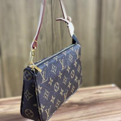 LV Küçük Askılı