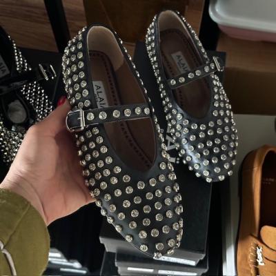 ALA SİYAH TAŞLI DERİ BABET