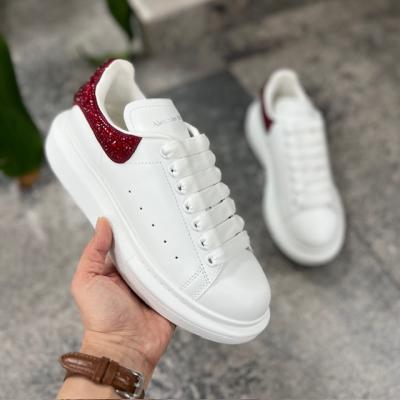 AMQ BEYAZ KIRMIZI TAŞLI SNEAKER 