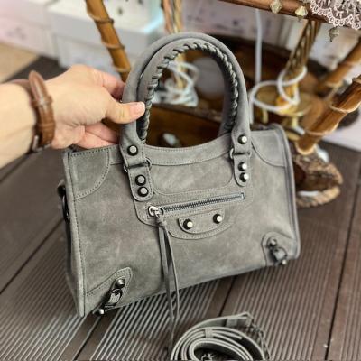 BLNCG GRİ SÜET ORTA BOY ÇANTA 