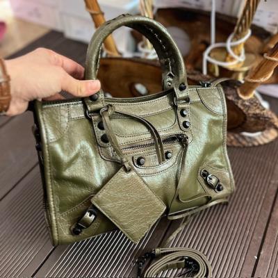 BLNCG HAKİ DERİ ORTA BOY ÇANTA 