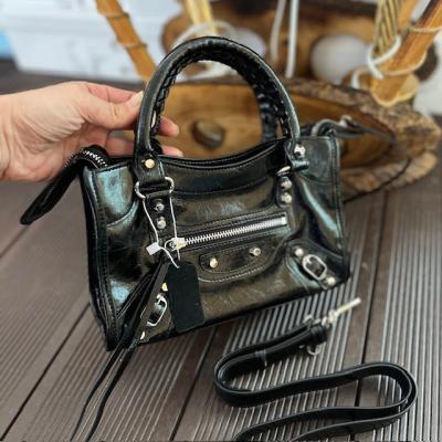 BLNCG SİYAH DERİ KÜÇÜK BOY ÇANTA-3