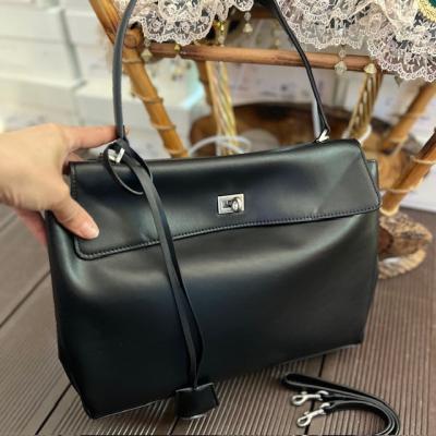 BLNCG SİYAH DERİ ORTA BOY ÇANTA 