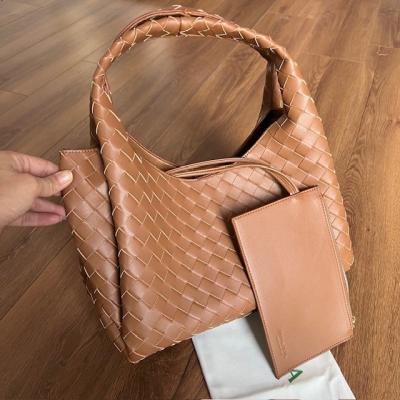 BTTVNT ASKILI TABA ÇANTA 