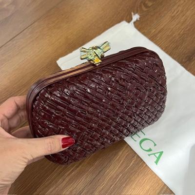 BTTVNT BORDO CLUTCH