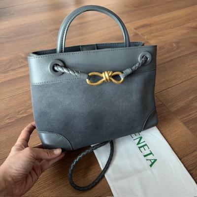 BTTVNT DERİ ASKILI GRİ ÇANTA 