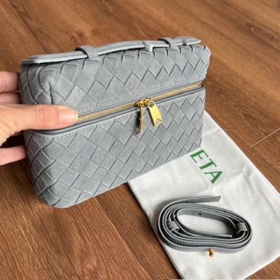 BTTVNT GRİ SÜET KUTU ÇANTA 