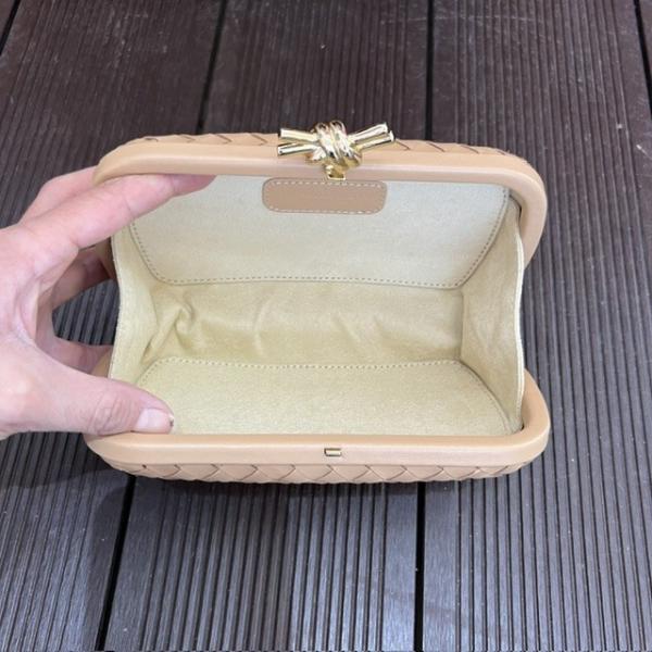 bttvnt-nude-clutch-resim4-6775.jpg