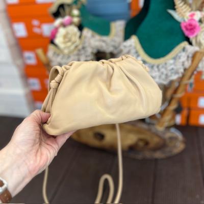 BTTVNT NUDE POUCH ÇANTA 