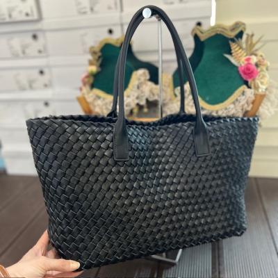 BTTVNT SİYAH ASKILI ÇANTA 