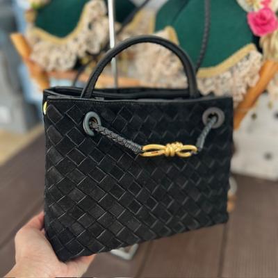 BTTVNT SİYAH SÜET ORTA BOY ÇANTA 