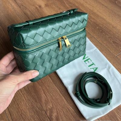 BTTVNT YEŞİL KUTU ÇANTA 