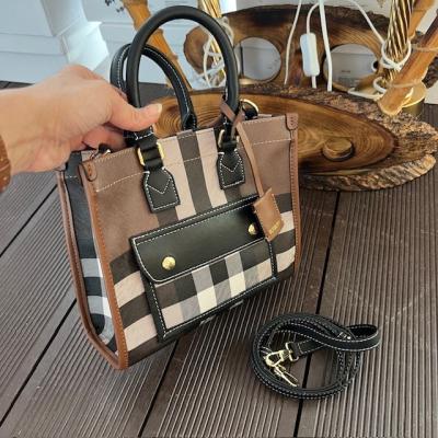 BURBRRY ACI KAHVE KARE ÇANTA 