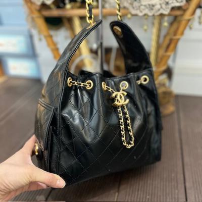 CHNL PARLAK DERİ SİYAH GOLD ÇANTA 