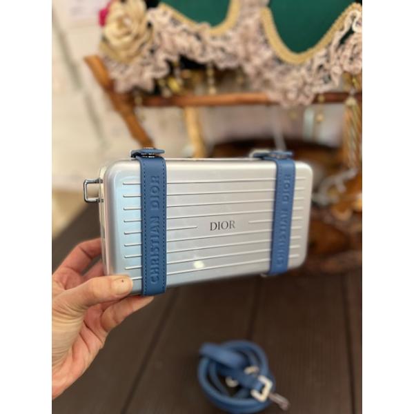 dior-gumus-mavi-rimowa-resim-6344.jpg