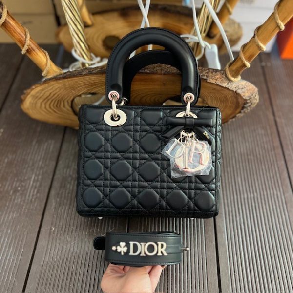 dior-siyah-kucuk-boy-canta-resim2-8240.jpg