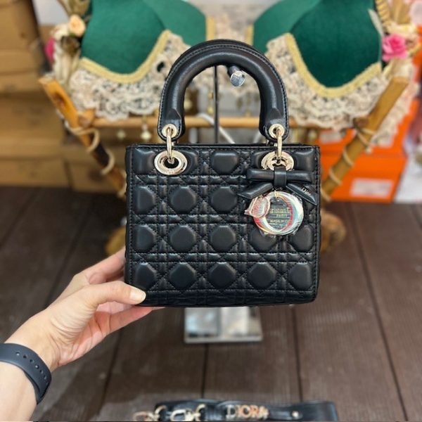 dior-siyah-lady-resim2-8301.jpg