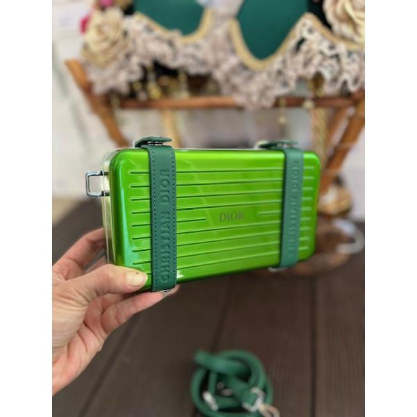 dior-yesil-rimowa-resim-6345.jpg