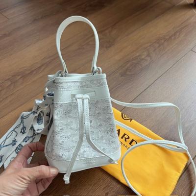 GYRD BÜZGÜLÜ BEYAZ ÇANTA 