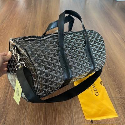 GYRD ORTA BOY SİYAH VALİZ