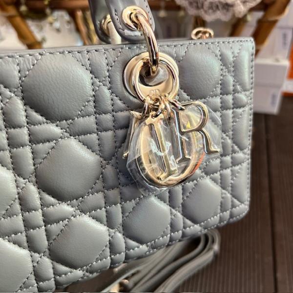 lady-dior-gri-orta-boy-canta--resim3-6183.jpg