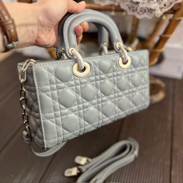 lady-dior-gri-orta-boy-canta--resim4-6183.jpg
