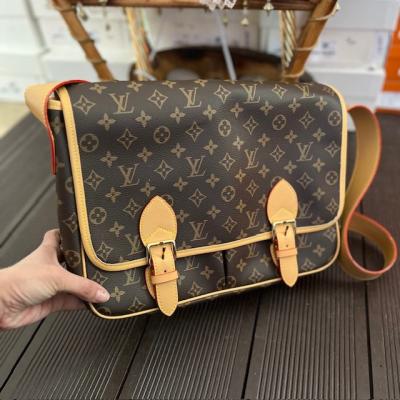 LV ASKILI DERİ MONOGRAM ÇANTA-2