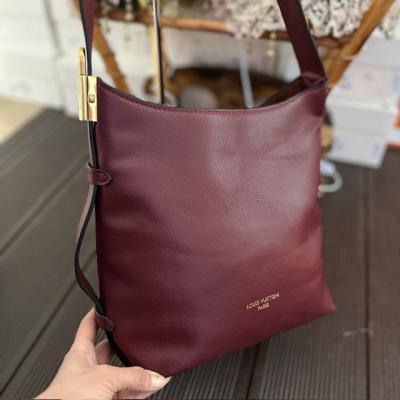 LV BORDO DERİ ORTA BOY ÇANTA 