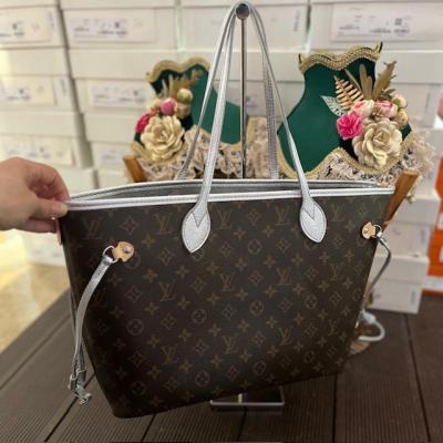 LV BÜYÜK BOY MONOGRAM GÜMÜŞ ÇANTA 