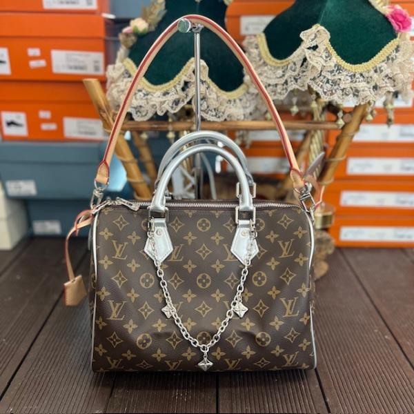 lv-gumus-monogram-askili-canta--resim2-7027.jpg