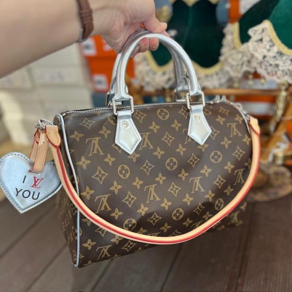 lv-gumus-monogram-askili-canta--resim4-7027.jpg