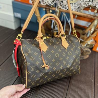 LV KIRMIZI MONOGRAM ASKILI ÇANTA-1