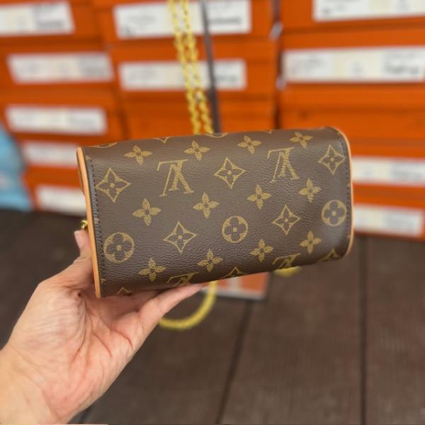 lv-kucuk-boy-monogram-canta-2-resim4-7670.jpg