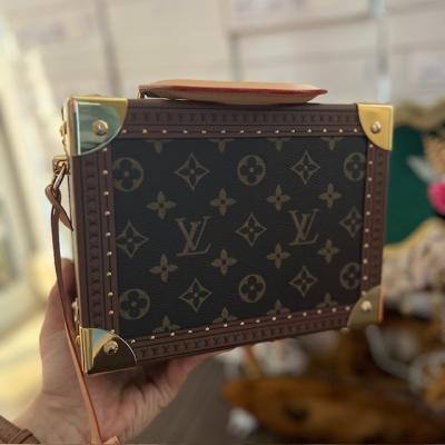 LV KUTU MONOGRAM ÇANTA-3