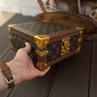 LV KUTU MONOGRAM ÇANTA-4