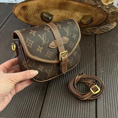 LV MONOGRAM DERİ ASKILI ÇANTA 