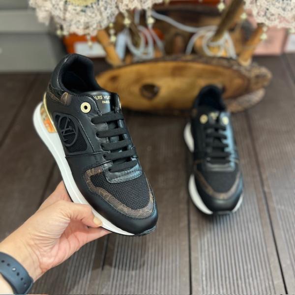 lv-siyah-sneaker-2-resim-7887.jpg
