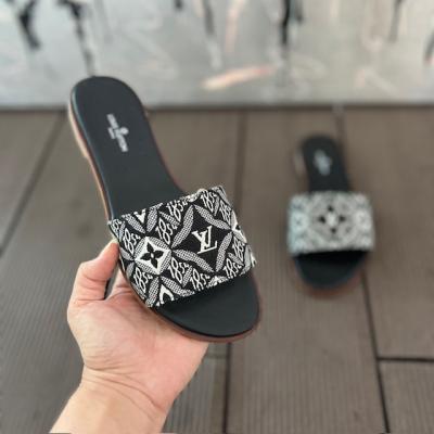 LV SİYAH TERLİK-2