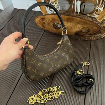 LV ZİNCİR ASKILI MONOGRAM ÇANTA 