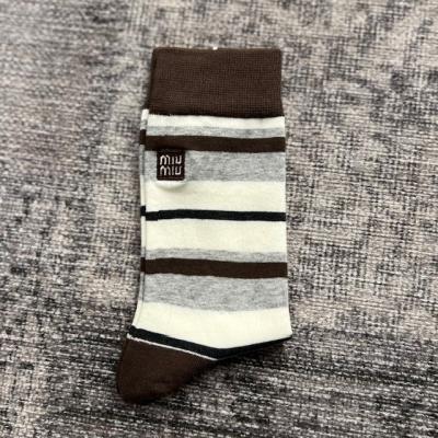 MİU ACI KAHVE ÇİZGİLİ ÇORAP-2
