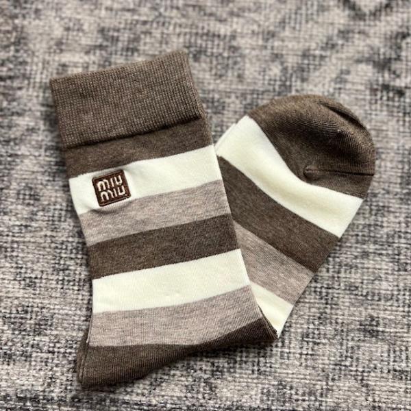 miu-aci-kahve-cizgili-corap-resim2-5776.jpg