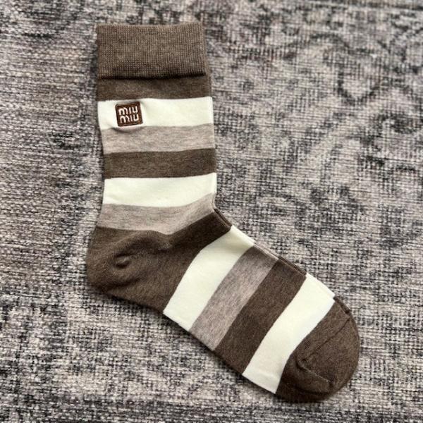 miu-aci-kahve-cizgili-corap-resim3-5776.jpg