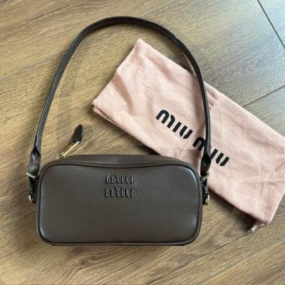 MİU ACI KAHVE DERİ ÇANTA 