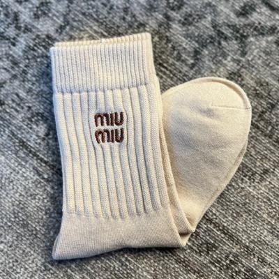 MİU BEJ ÇORAP 
