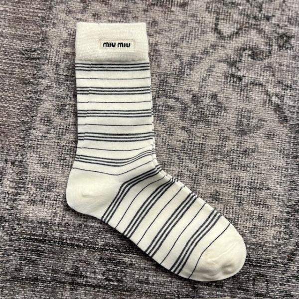 miu-ekru-cizgili-corap-resim3-5786.jpg