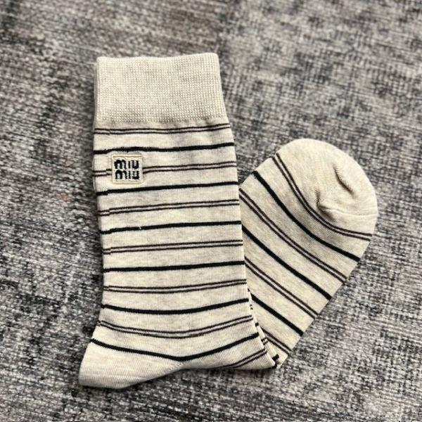 miu-krem-cizgili-corap--resim2-5774.jpg