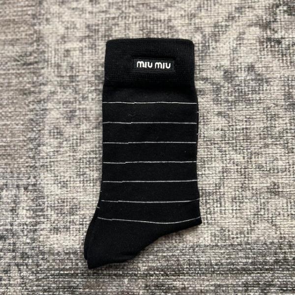 miu-siyah-cizgili-corap-resim-5783.jpg
