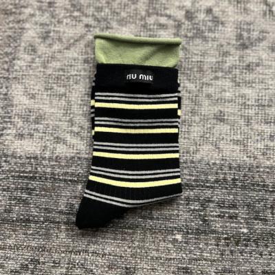 MİU SİYAH ÇORAP-4