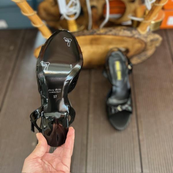 miu-siyah-topuklu-ayakkabi-1-resim5-6987.jpg